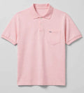 Polera cuello camisa y manga corta.