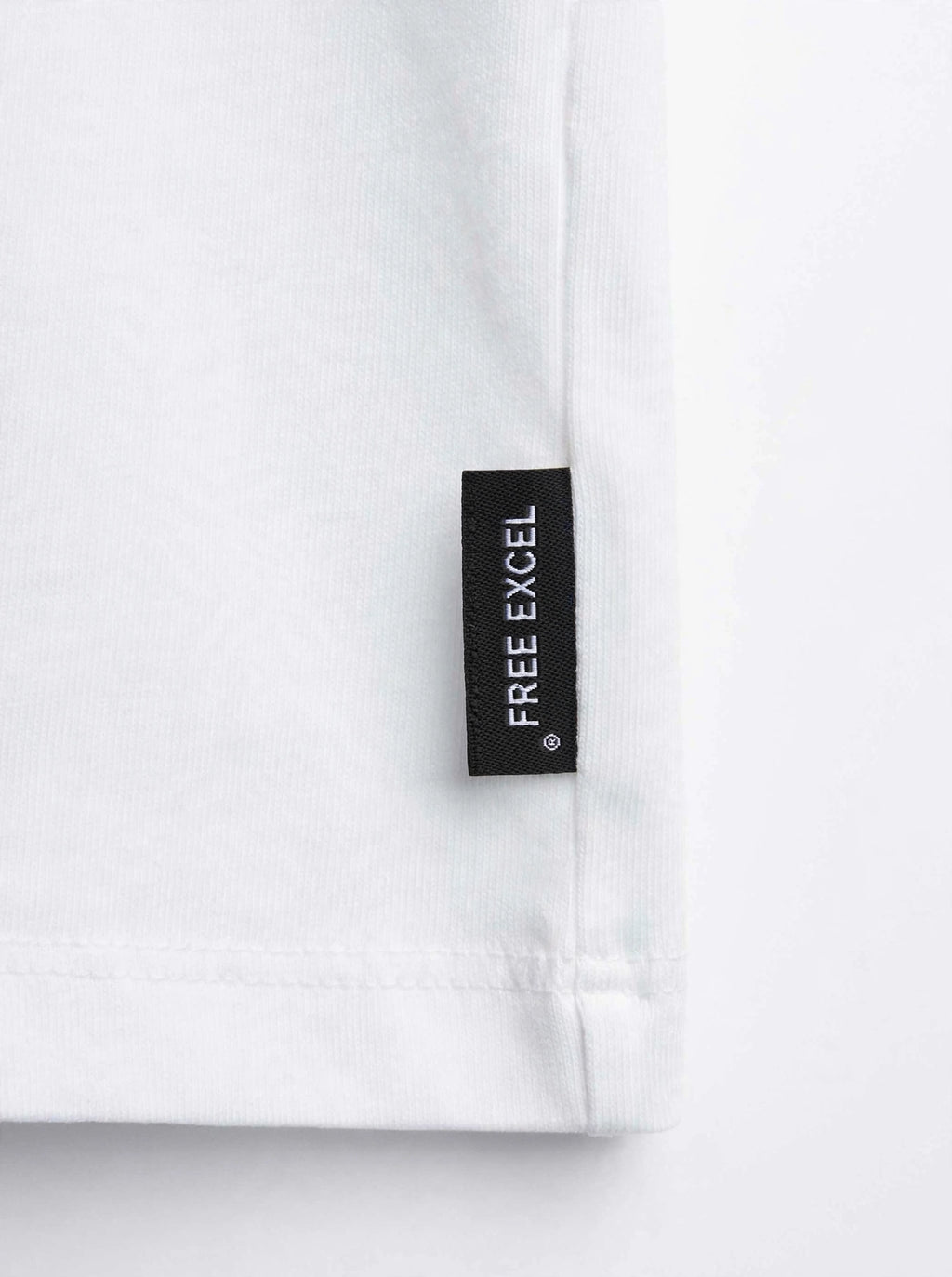 Polera unicolor negra y blamnca